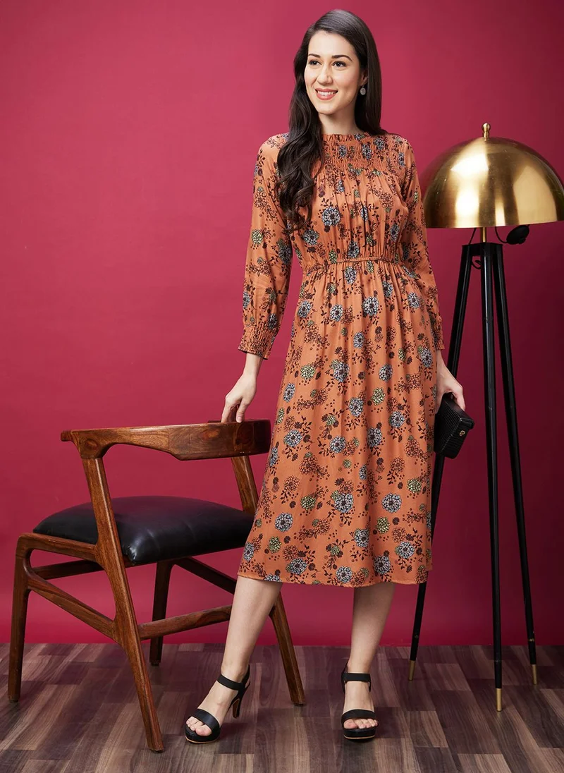 جلو باص فستان ماكسي مطبوع بالزهور بأكمام منفوشة وخصر مزموم من جلوبس